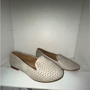 White Mt  Shoes Womens 6 1/2 W Casual Slip On Ballet Flats Beige
